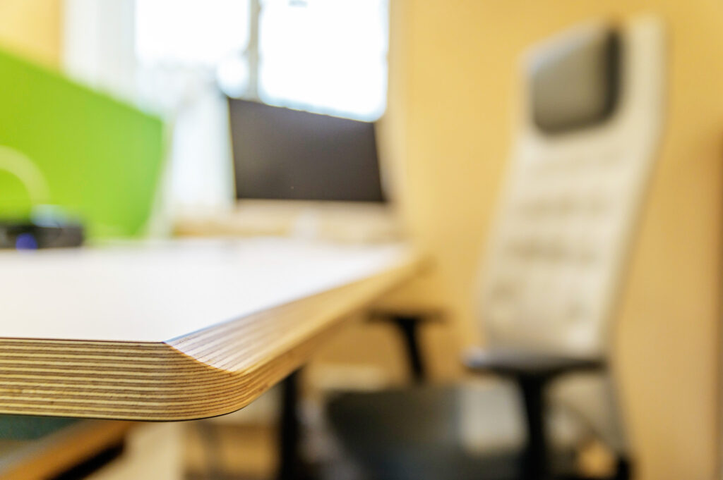 Bērza saplākšņa mēbeles.